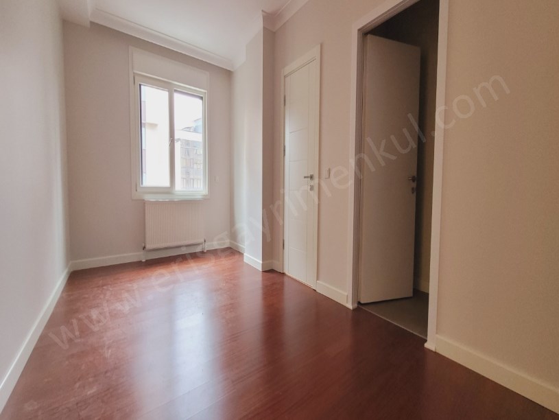 ŞAŞKINBAKKAL SAHİLDE 3YILLIK BİNA DA 3+1 NET 120M2