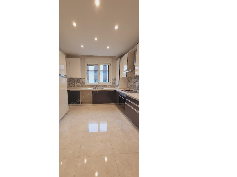 ŞAŞKINBAKKAL SAHİLDE 3YILLIK BİNA DA 3+1 NET 120M2