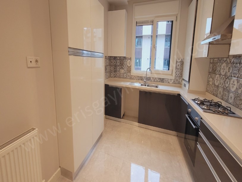 ŞAŞKINBAKKAL SAHİLDE 3YILLIK BİNA DA 3+1 NET 120M2