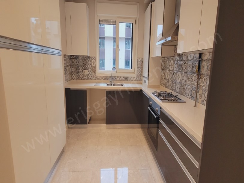 ŞAŞKINBAKKAL SAHİLDE 3YILLIK BİNA DA 3+1 NET 120M2