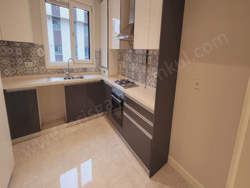 ŞAŞKINBAKKAL SAHİLDE 3YILLIK BİNA DA 3+1 NET 120M2