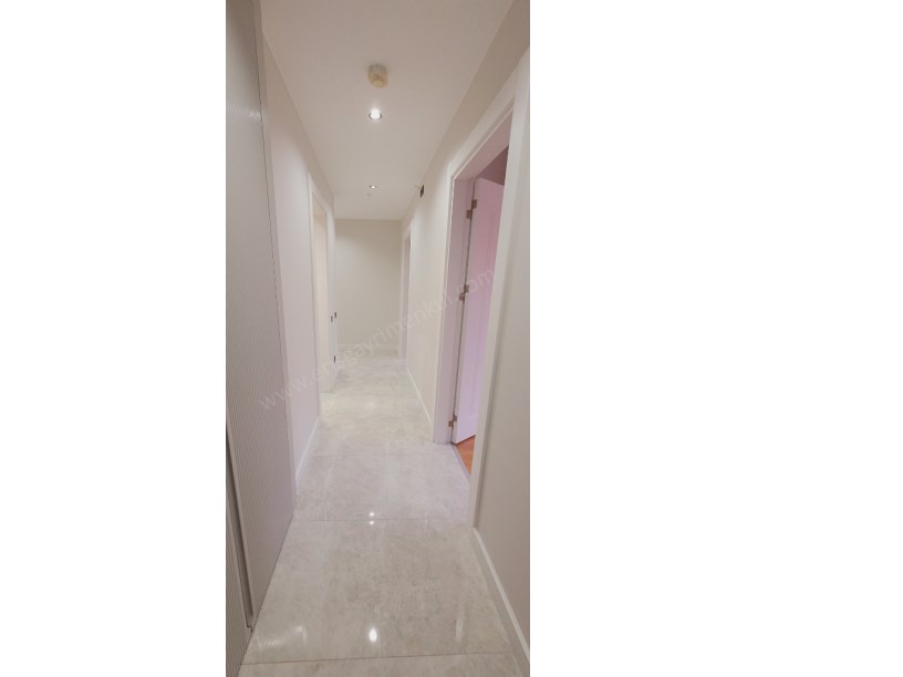 ETHEMEFENDİ CADDESİNDE HAVUZLU NET 120M2 OLAN 3+1
