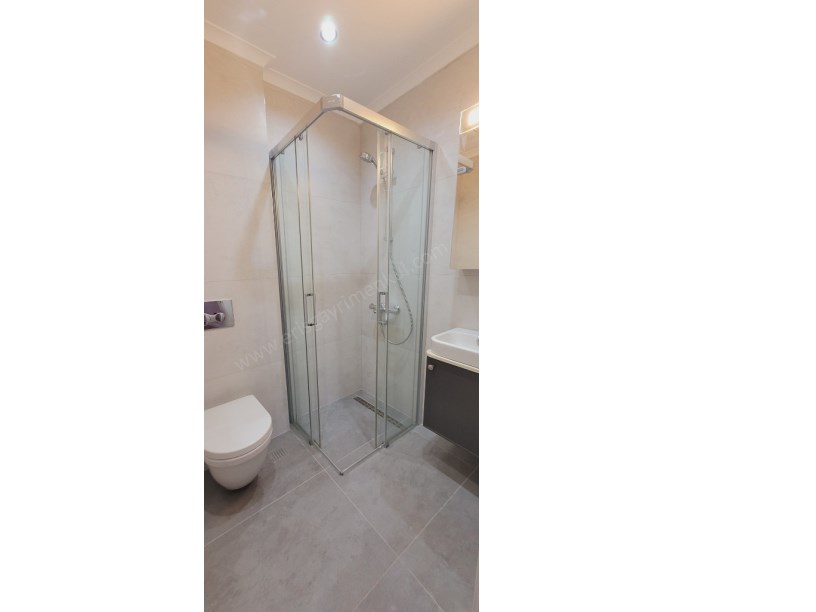 ETHEMEFENDİ CADDESİNDE HAVUZLU NET 120M2 OLAN 3+1