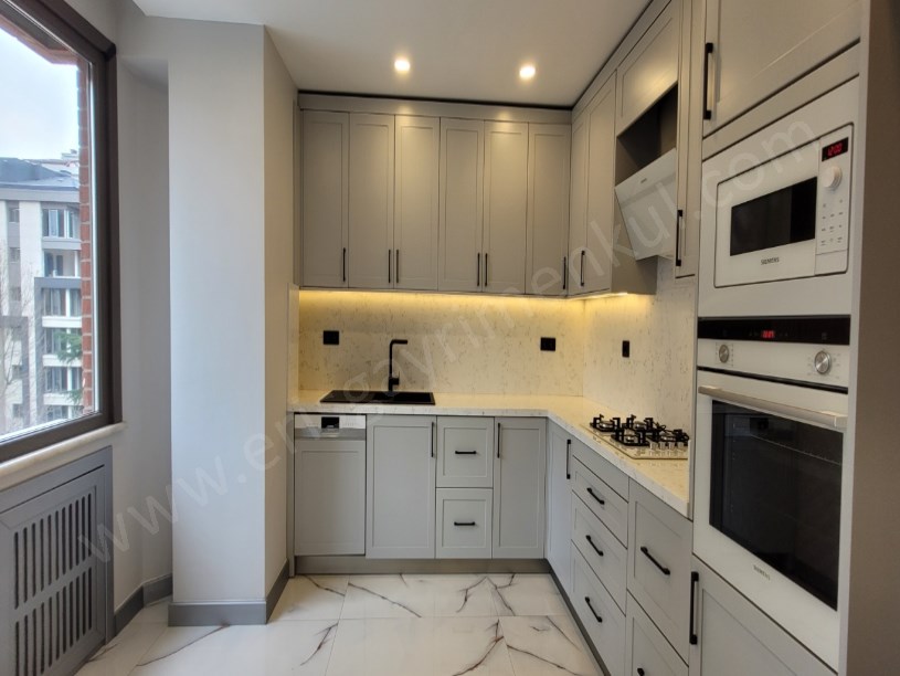 GÖSTEPE MAHALLESİNDE İÇİ TAMAMEN YENİLENMİŞ 4+1 NET 150M2