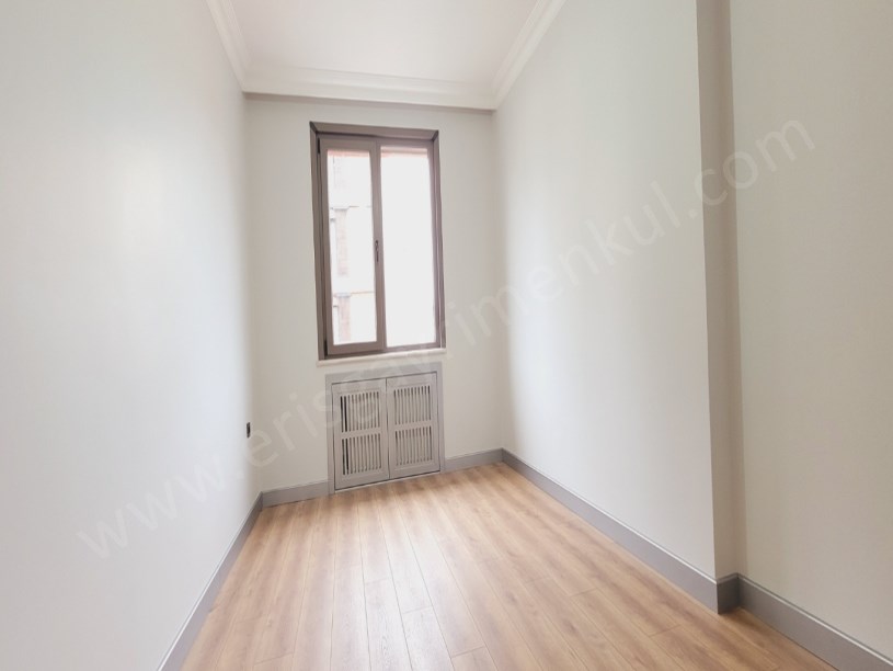 GÖSTEPE MAHALLESİNDE İÇİ TAMAMEN YENİLENMİŞ 4+1 NET 150M2