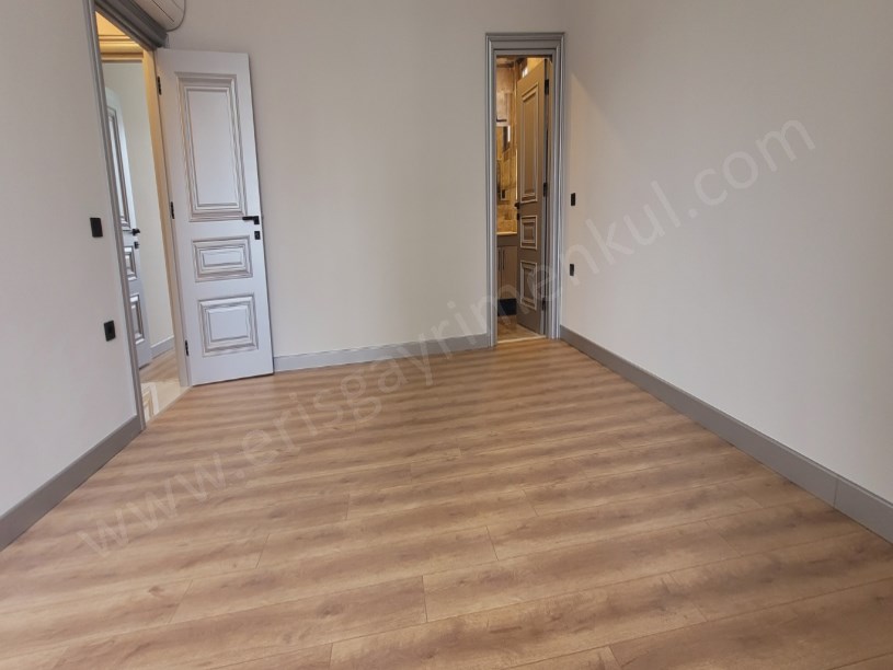 GÖSTEPE MAHALLESİNDE İÇİ TAMAMEN YENİLENMİŞ 4+1 NET 150M2