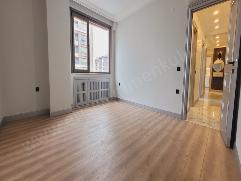 GÖSTEPE MAHALLESİNDE İÇİ TAMAMEN YENİLENMİŞ 4+1 NET 150M2