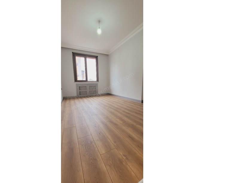 GÖSTEPE MAHALLESİNDE İÇİ TAMAMEN YENİLENMİŞ 4+1 NET 150M2