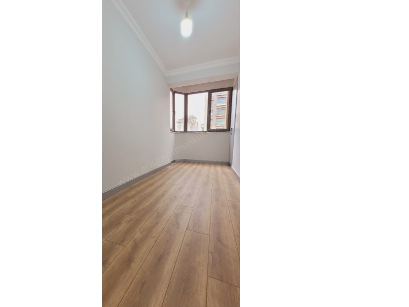 GÖSTEPE MAHALLESİNDE İÇİ TAMAMEN YENİLENMİŞ 4+1 NET 150M2