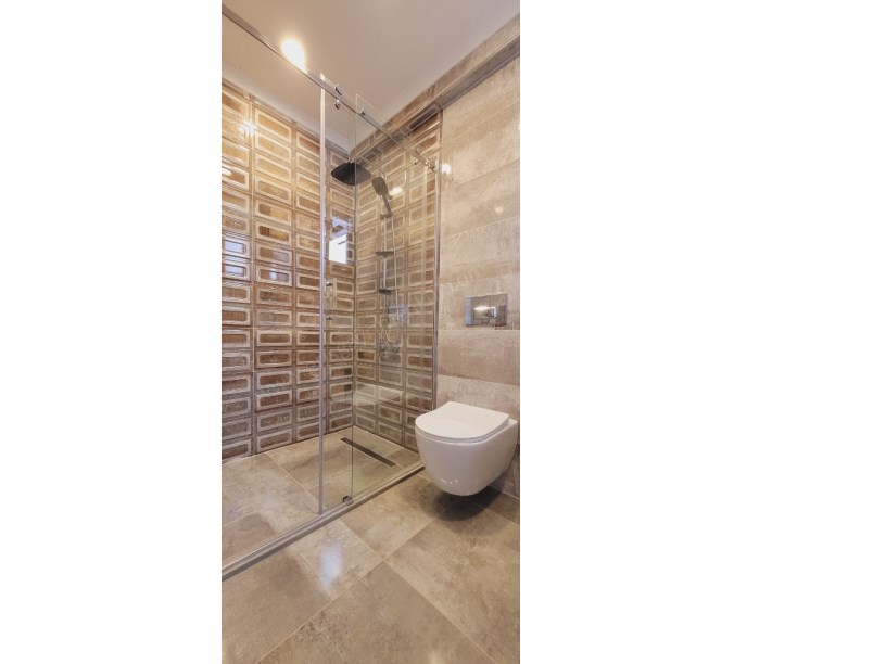 GÖSTEPE MAHALLESİNDE İÇİ TAMAMEN YENİLENMİŞ 4+1 NET 150M2