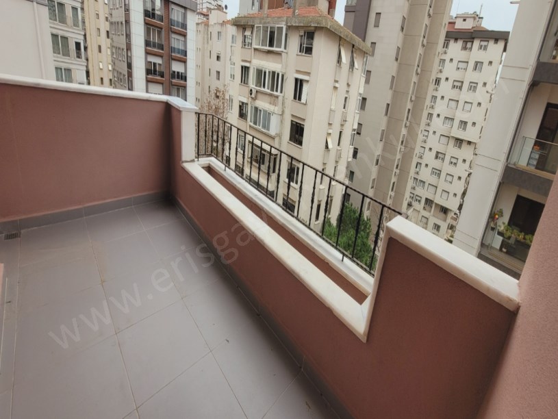 GÖSTEPE MAHALLESİNDE İÇİ TAMAMEN YENİLENMİŞ 4+1 NET 150M2