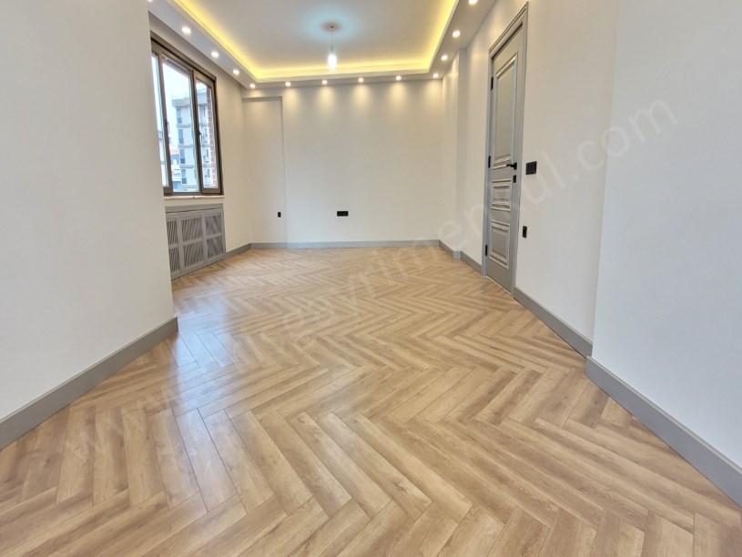 GÖSTEPE MAHALLESİNDE İÇİ TAMAMEN YENİLENMİŞ 4+1 NET 150M2