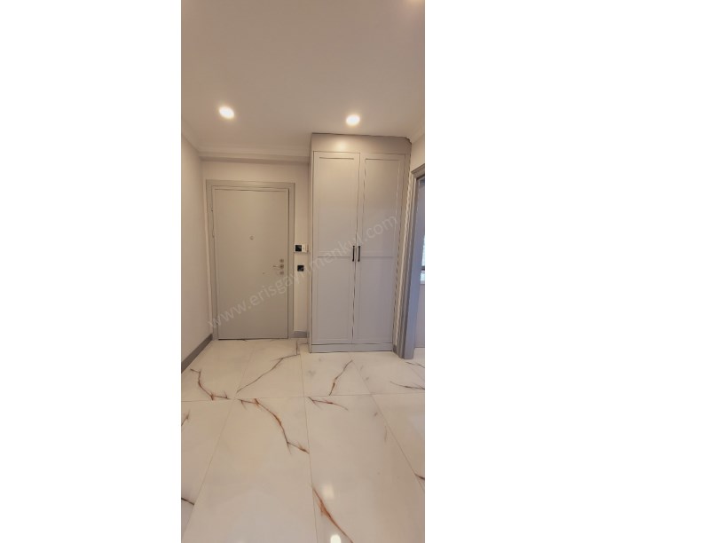 GÖSTEPE MAHALLESİNDE İÇİ TAMAMEN YENİLENMİŞ 4+1 NET 150M2