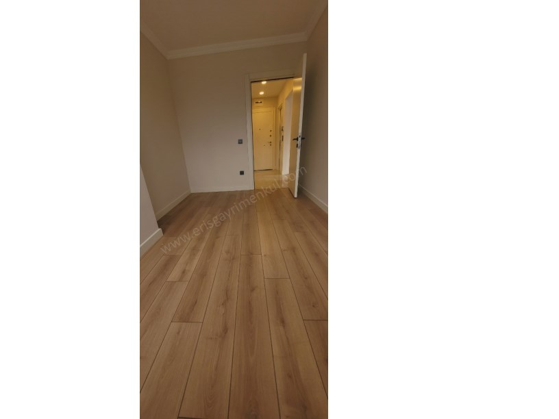BAĞDAT CADDESİNE ÇOK YAKIN DENİZ MANZARALI NET 80M2 2+1