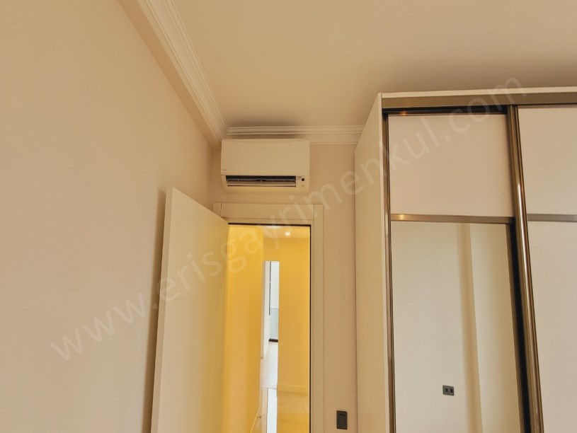 BAĞDAT CADDESİNE ÇOK YAKIN DENİZ MANZARALI NET 80M2 2+1