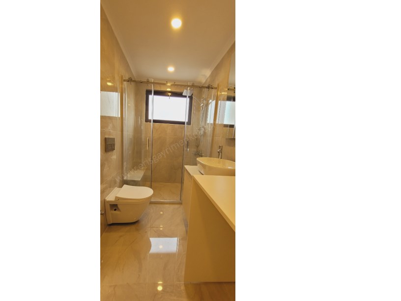 BAĞDAT CADDESİNE ÇOK YAKIN DENİZ MANZARALI NET 80M2 2+1