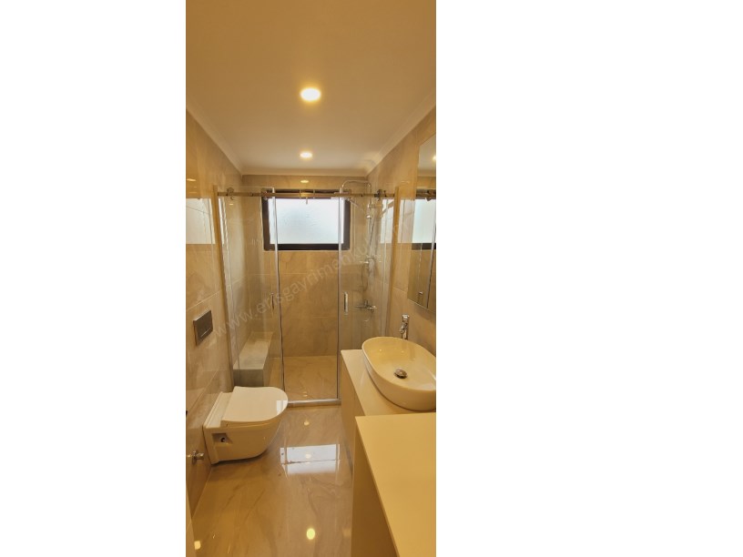 BAĞDAT CADDESİNE ÇOK YAKIN DENİZ MANZARALI NET 80M2 2+1
