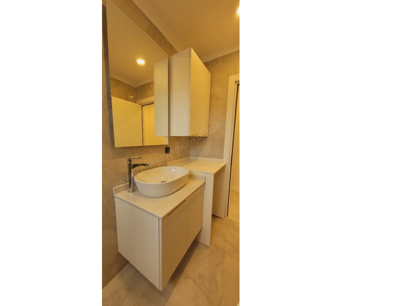 BAĞDAT CADDESİNE ÇOK YAKIN DENİZ MANZARALI NET 80M2 2+1