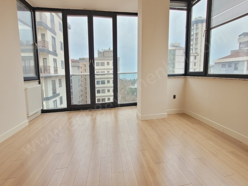 BAĞDAT CADDESİNE ÇOK YAKIN DENİZ MANZARALI NET 80M2 2+1