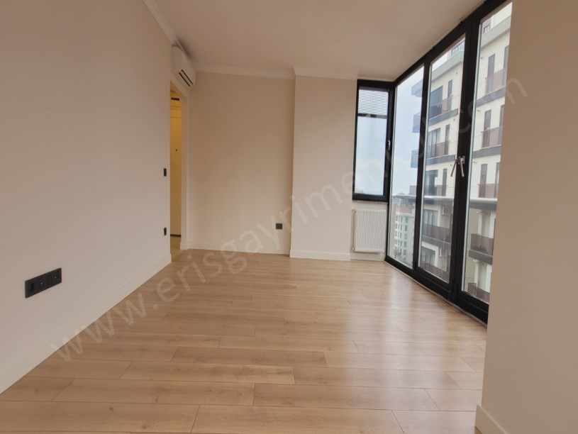 BAĞDAT CADDESİNE ÇOK YAKIN DENİZ MANZARALI NET 80M2 2+1