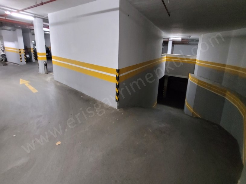 724 GÜVENLİKLİ SİTEDE SPOR SALONLU HAVUZLU 2+1 NET 85M2