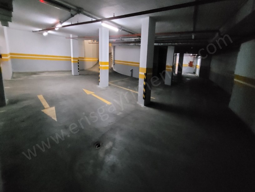 724 GÜVENLİKLİ SİTEDE SPOR SALONLU HAVUZLU 2+1 NET 85M2