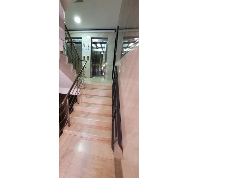 ERİŞ EMLAKTAN KOZYATAĞINDA MİNİBÜS YOLUNA YAKIN 2+1 YENİ BİNA