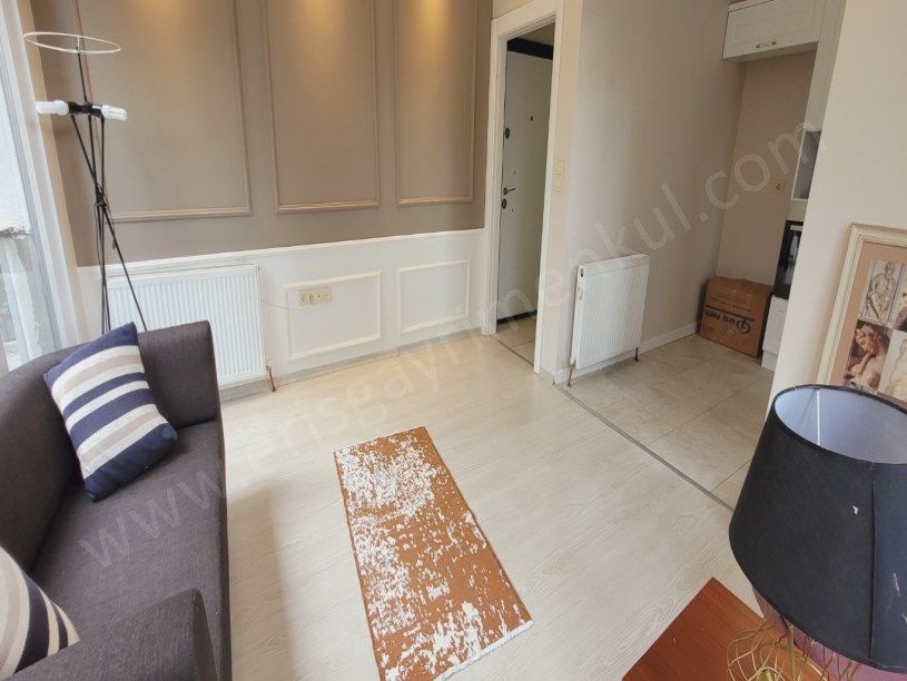 ERİŞ EMLAKTAN KOZYATAĞINDA MİNİBÜS YOLUNA YAKIN 2+1 YENİ BİNA