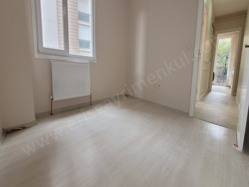 ERİŞ EMLAKTAN KOZYATAĞINDA MİNİBÜS YOLUNA YAKIN 2+1 YENİ BİNA