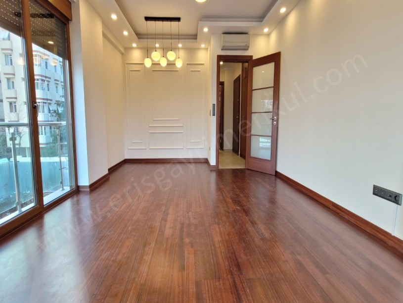 ÖZGÜRLÜK PARKININ HEMEN YANINDA SAHİLE YAKIN NET 90M2 2+1