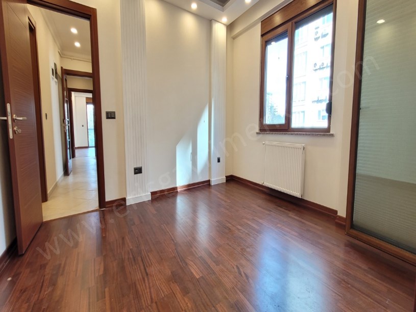 ÖZGÜRLÜK PARKININ HEMEN YANINDA SAHİLE YAKIN NET 90M2 2+1