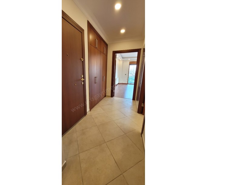 ÖZGÜRLÜK PARKININ HEMEN YANINDA SAHİLE YAKIN NET 90M2 2+1