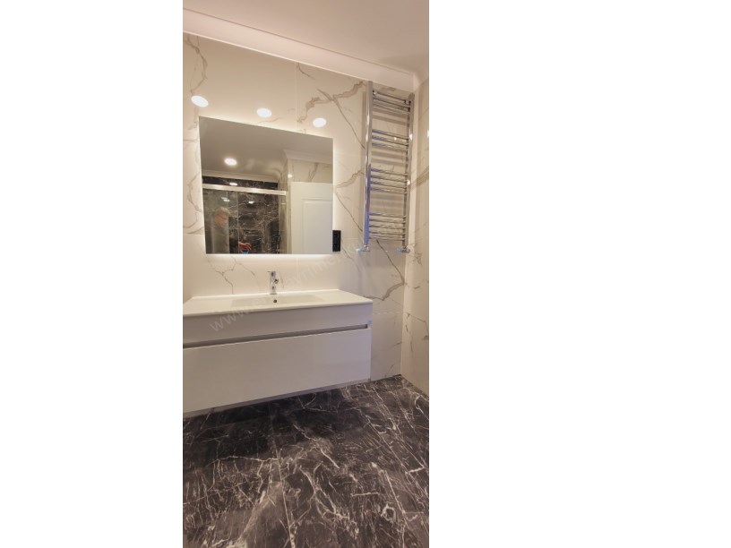 ERİŞ EMLAKTAN BOSTANCI ÇARŞIDA NET 110M2 3+1 YENİBİNADA BALKONLU