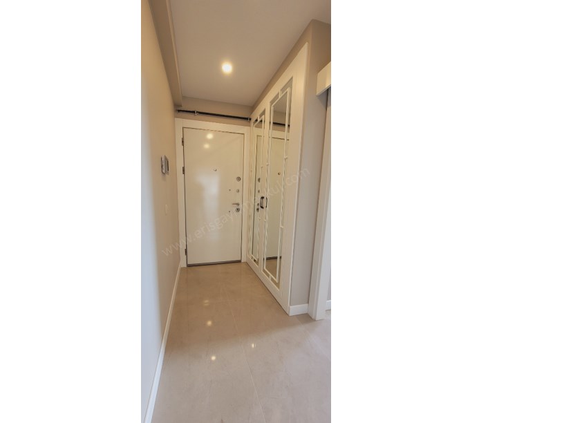 ERİŞ EMLAKTAN BOSTANCI ÇARŞIDA NET 110M2 3+1 YENİBİNADA BALKONLU