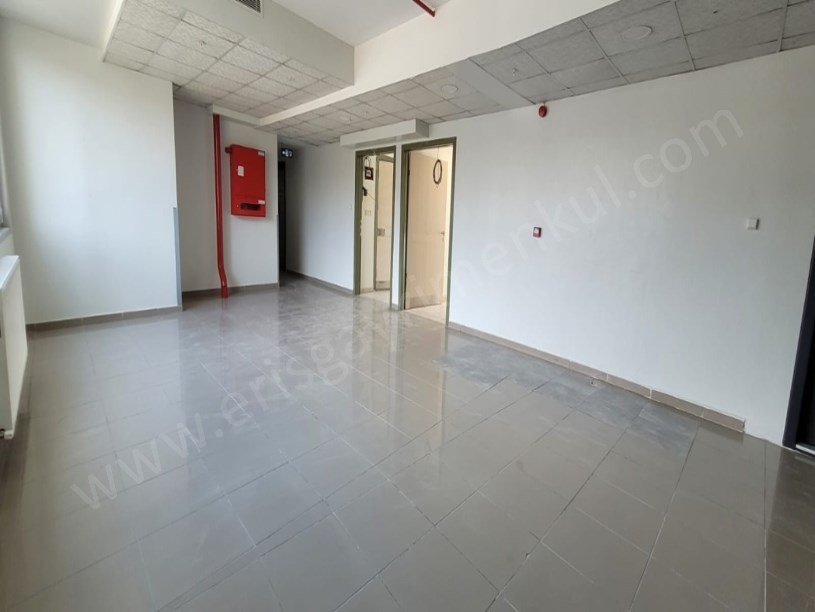 PENDİK FEVZİ ÇAKMAK MAH. PLAZADA NET 50M2 İŞ YERİNE UYĞUN