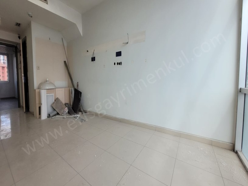 PENDİK FEVZİ ÇAKMAK MAH. PLAZADA NET 50M2 İŞ YERİNE UYĞUN