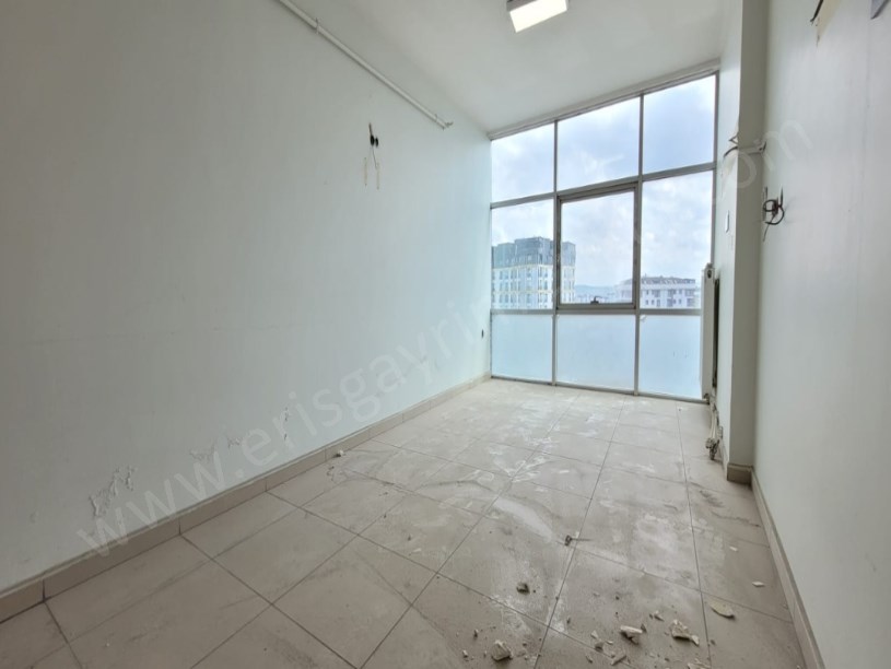 PENDİK FEVZİ ÇAKMAK MAH. PLAZADA NET 50M2 İŞ YERİNE UYĞUN