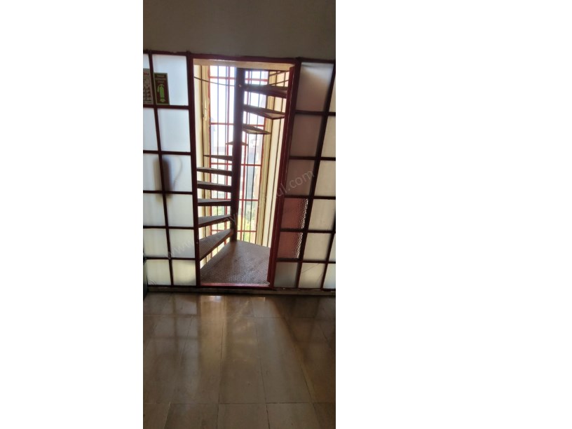 ÜMRANİYE DE NET 150M2 3+1 SİTE ÖZELLİKLİ