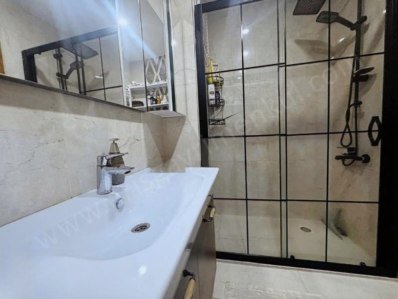 Boş... Kozyatağında 5.Yıllık Binada Boş Satılık 2+1 Balkonlu İskanlı