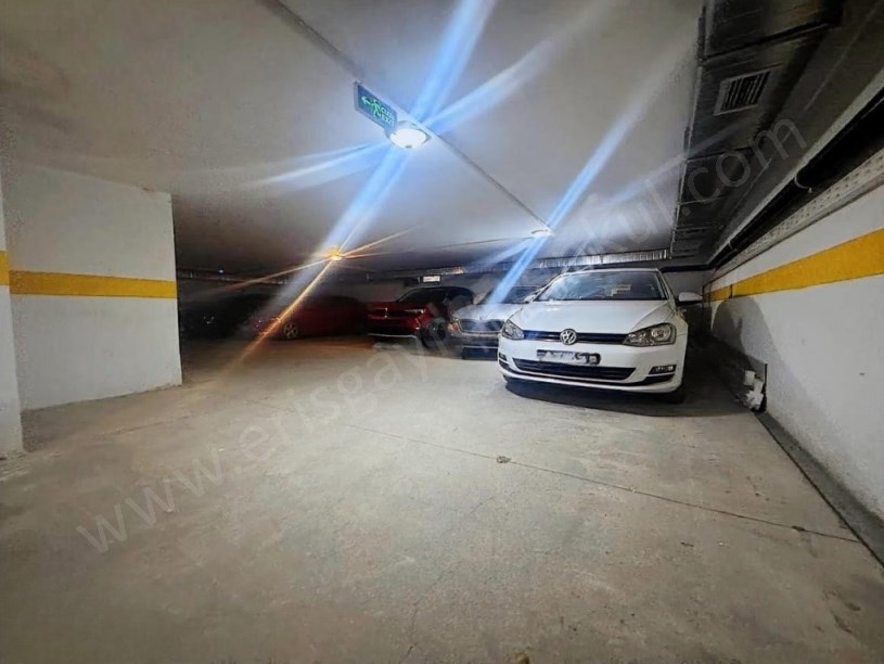 Boş... Kozyatağında 5.Yıllık Binada Boş Satılık 2+1 Balkonlu İskanlı