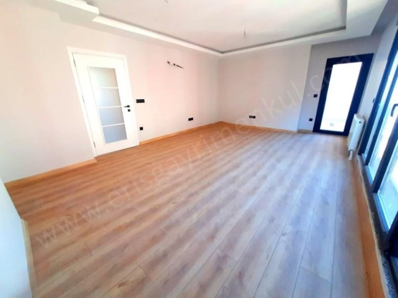 İSTANBUL KADIKÖY GÖZTEPE , MİNİBÜS CD. SIFIR,BALKON,EBEVEYN BANYOLU,130M2,3+1