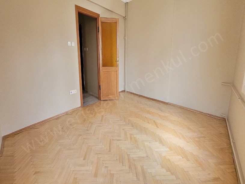 KİRALIK 19 MAYIS MAH. DE 130 M2 3+1 DAİRE KADIKÖY İSTANBUL