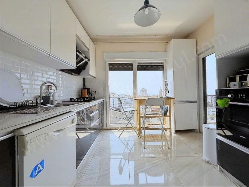 AYŞEKADIN MİNİBÜS CADDESİ NDE GÜNEY CEPHE ÖNÜ AÇIK 4+1 DUBLEKS SUADİYE İSTANBUL