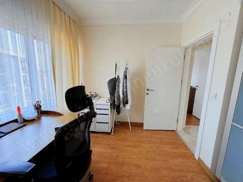 AYŞEKADIN MİNİBÜS CADDESİ NDE GÜNEY CEPHE ÖNÜ AÇIK 4+1 DUBLEKS SUADİYE İSTANBUL