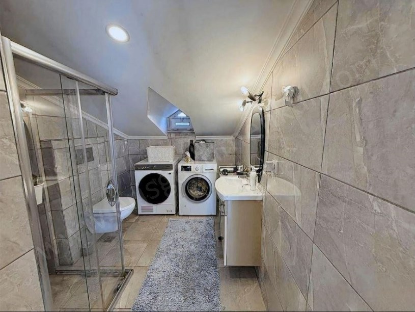 AYŞEKADIN MİNİBÜS CADDESİ NDE GÜNEY CEPHE ÖNÜ AÇIK 4+1 DUBLEKS SUADİYE İSTANBUL