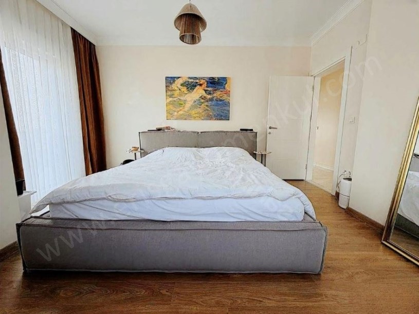 AYŞEKADIN MİNİBÜS CADDESİ NDE GÜNEY CEPHE ÖNÜ AÇIK 4+1 DUBLEKS SUADİYE İSTANBUL