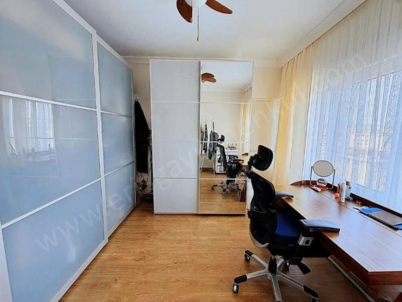 AYŞEKADIN MİNİBÜS CADDESİ NDE GÜNEY CEPHE ÖNÜ AÇIK 4+1 DUBLEKS SUADİYE İSTANBUL