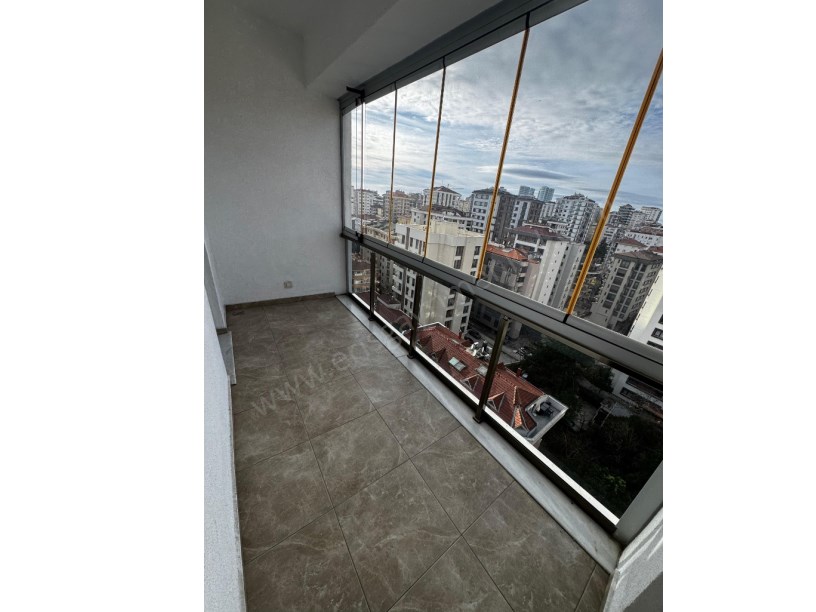 Ömerpaşa Da 10 Yıllık Havuzlu 80m2 Net İki Balkonlu 2+1 Boş İstanbul Kadıköy