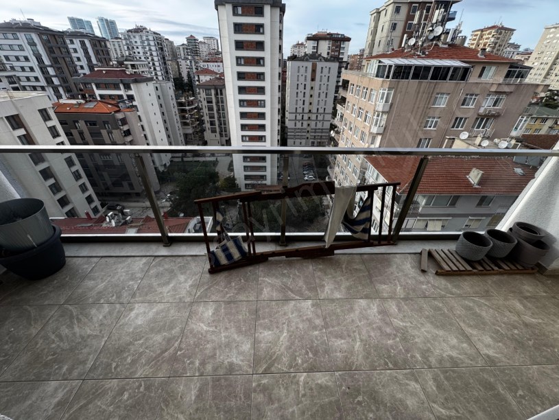 Ömerpaşa Da 10 Yıllık Havuzlu 80m2 Net İki Balkonlu 2+1 Boş İstanbul Kadıköy