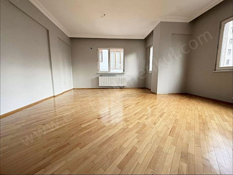 KOZYATAĞI METRO İSTASYONUNA YAKIN KOMBİLİ 120 M2 NET 3+1 DAİRE KADIKÖY İSTANBUL